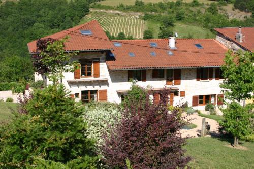 L'Abergement-de-Varey House | Discover Les Granges de la Forêt: Breakfast & Kitchen Available
