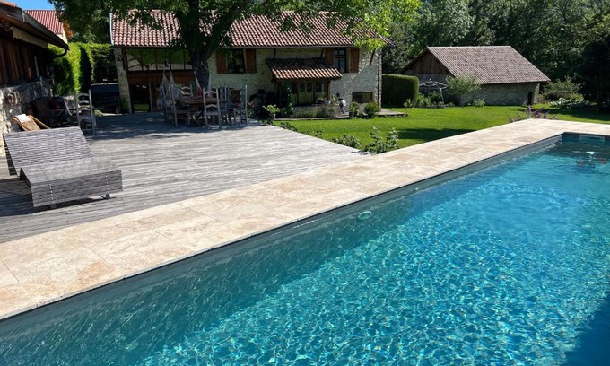 Saint-Rambert-en-Bugey Bed & Breakfast | Oceanfront Escape at Les Granges de l'Eblouaz - Rated 9.8