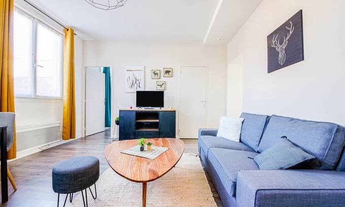 Talensac-Pont Morand Apartment | Charming LES HALLES NANTAISES near Talensac Market