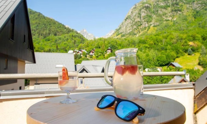 Saint-Colomban-des-Villards Apartment | Pet-Friendly Retreat at Les Hameaux de la Perrière