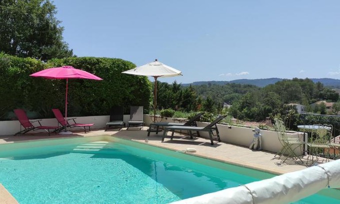 Carces Bed & Breakfast | Experience Les Hauts de Carcès with Pool and Ocean Views