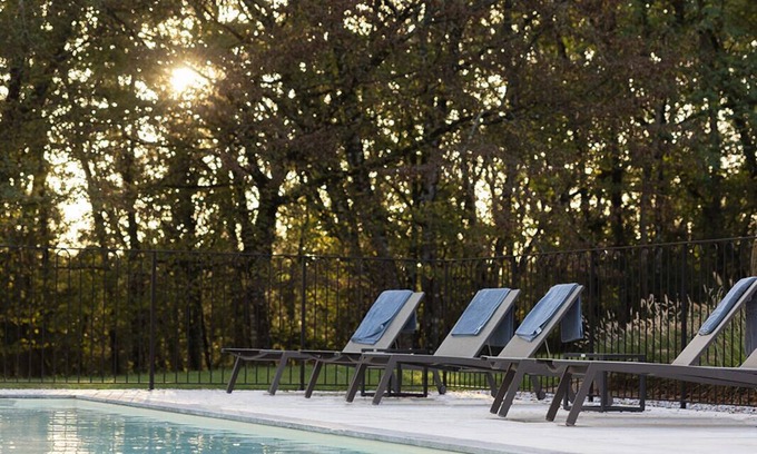 Vitrac Villa | Experience Stunning Ocean Views and Poolside Relaxation