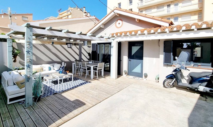 Saint-Nazaire House | Relax at Les Heures Claires - 50m from Beautiful Beaches