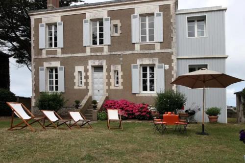 Pornichet House | Elegant Les Hortensias: Oceanfront Charm in La Baule