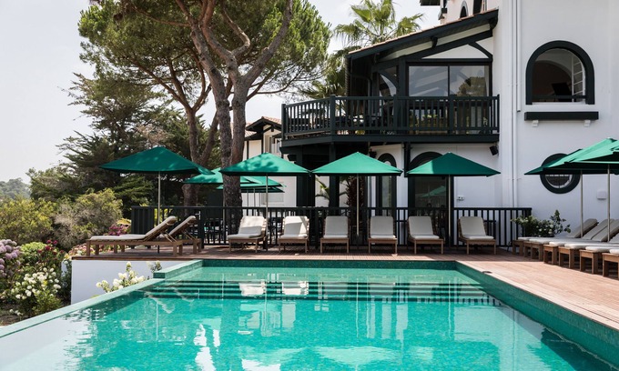Soorts-Hossegor Hotel | Elegant Les Hortensias Du Lac: 4-Star Pool & Spa Retreat