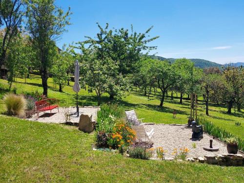 Villefranche-de-Rouergue Apartment | Discover Les Iris: Guest Rated 8.8/10 for Your Stay