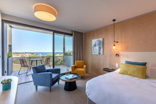 Port-Vendres Hotel | Experience Les Jardins Du Cèdre: Oceanfront Retreat Awaits