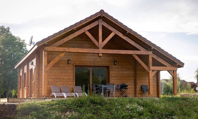 Bonlieu Ski Chalet | Discover Les Jardins du Hérisson Chalet: 10/10 Guest Rated