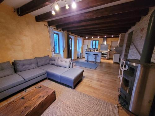 Prisse House | Family-Friendly Les Jyrondelles Prisse with Pet Amenities