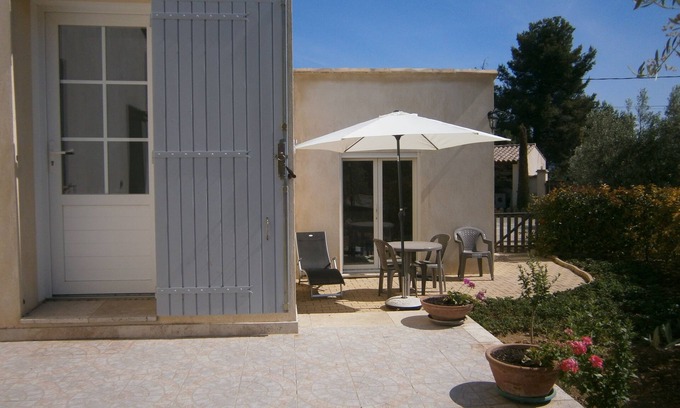 Robion House | Guest Rated: 9.8 at Les Lauriers Gite with Pool & Garden