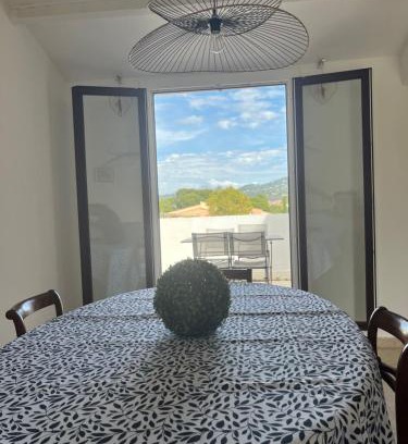 Les Lecques Apartment | Discover Family-Friendly Comfort at Les Lavandes Hotel