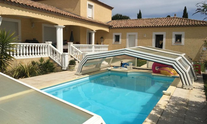 Magalas Bed & Breakfast | Family-Friendly Escape at Les Lavandines with Pool & Hot Tub