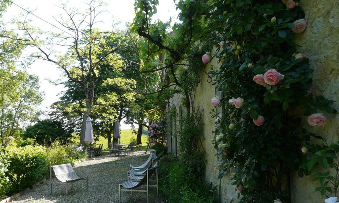 Sempesserre House | Discover Les Lebes: Pet-Friendly Retreat with Pool Access
