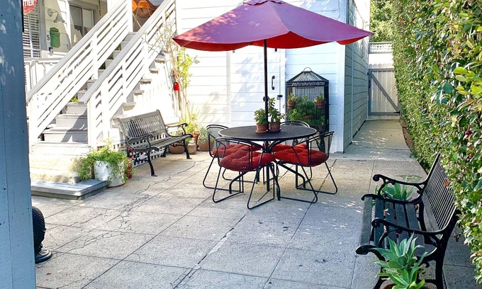 Upper East Apartment | Experience Les Lemon Lodge at The Whiskey Hotel Today!