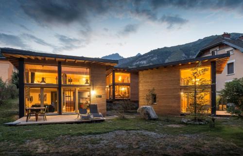 Bourg-Saint-Maurice Bed & Breakfast | Discover Refuges en Ville: Family-Friendly Escape Awaits