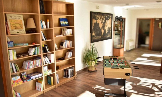 Valbonnais House | Discover Les Lodges: Pet-Friendly Retreat with Pool & Lake View