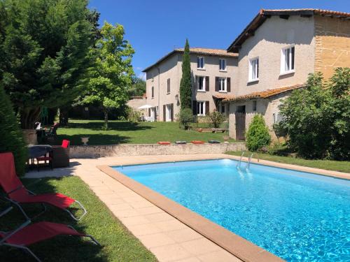Chonas-l'Amballan Apartment | Unwind at LES LOGES DE BACCHUS with Oceanfront Views