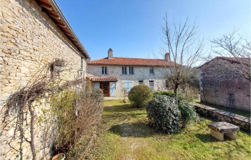 Taize-Aizie House | Comfortable Stay at Les Lumas - Family & Pet Friendly