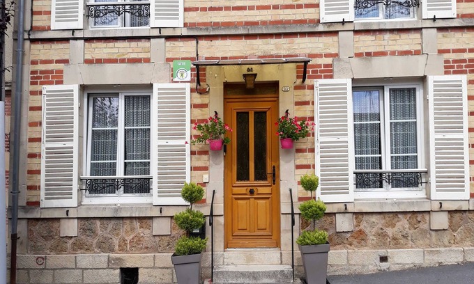 La Neuville-au-Pont House | Family-Friendly Retreat at Les Macas in La Neuville-au-Pont