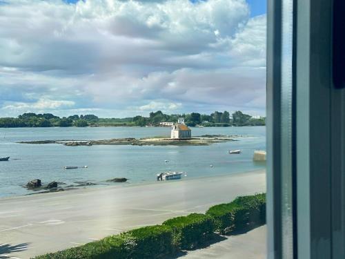 Plouhinec House | Delightful Stay at Les Maisons de Delphine Saint Cado