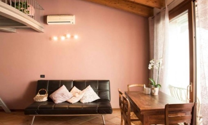 Reggio nell'Emilia Apartment | Pet-Friendly Getaway at Les Maisons des Fleurs - 4 Stars
