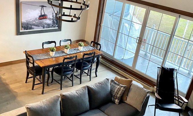Mont-Tremblant Apartment | Discover Les Manoirs: Premier Stay Near Golf le Géant