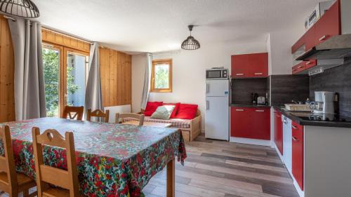 Saint-Sorlin-d'Arves Apartment | Discover Les Marmottes: Family-Friendly Retreat for 10