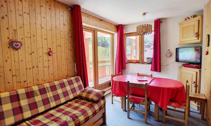 Les Bruyeres Apartment | Cozy 3-Bedroom Apartment with Mountain Views in Les Bruyères