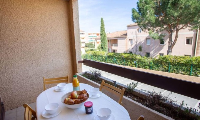 La Faviere Apartment | Coastal Retreat at Les Mimosas Bleus with Spa & Ocean View