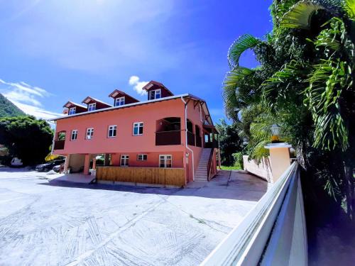 Les Anses-d'Arlets Hotel | Family-Friendly Escape at Les Monts Arlésien with Pool