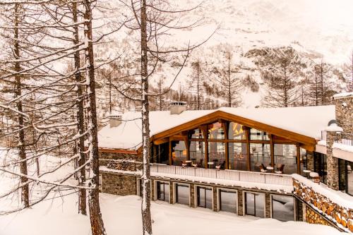 Valtournenche Hotel | Indulge at Les Neiges D'Antan - 4-Star Spa Retreat