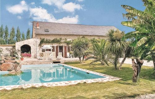 Les Magnils-Reigniers House | Discover Comfort at Les Nouelles: Family & Pet Friendly Stay