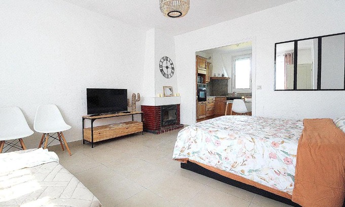 Breteuil Apartment | Family-Friendly Getaway at Les Nuits Bonneuilloises