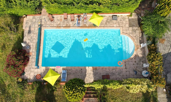 L'Isle-Jourdain Cottage | Discover Les Oiseaux du Fiouzaire: Family-Friendly Retreat