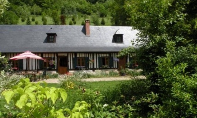 Touffreville-la-Corbeline House | Discover Les Orchidees Sauvages: Pet & Child Friendly Stay
