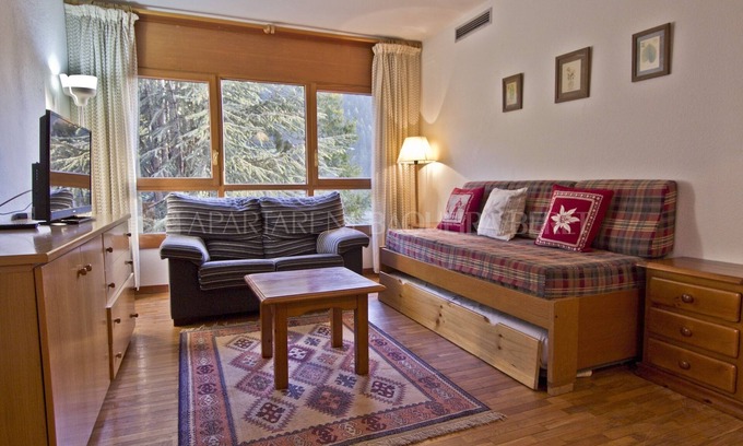 Baqueira Apartment | Elegant Les Paletes - Edificio Bonaigua: Rated 10/10 Stay