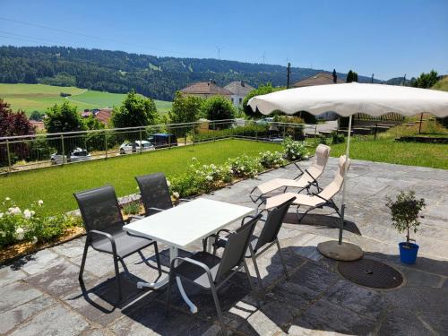 Tramelan Apartment | Oceanfront Bliss at Les Petits Rosiers - Rated 9.5/10