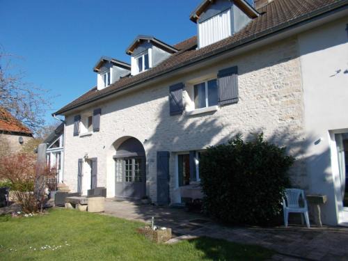 Hugier Bed & Breakfast | Discover Les Petunias: Oceanfront Bliss with Pool Access