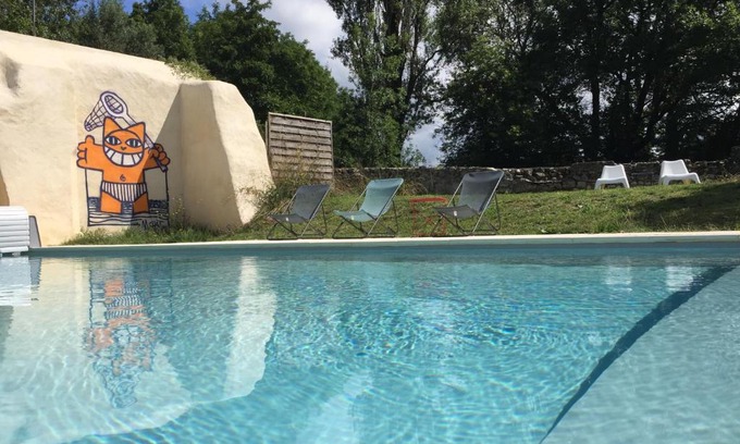 Mirabel-et-Blacons Apartment | Oceanfront Gîte Vercors: Private Beach & Pool Retreat