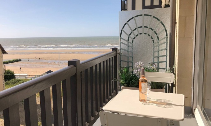Blonville-sur-Mer Apartment | Les pieds (presque) dans l'eau - (4 pers. + baby)