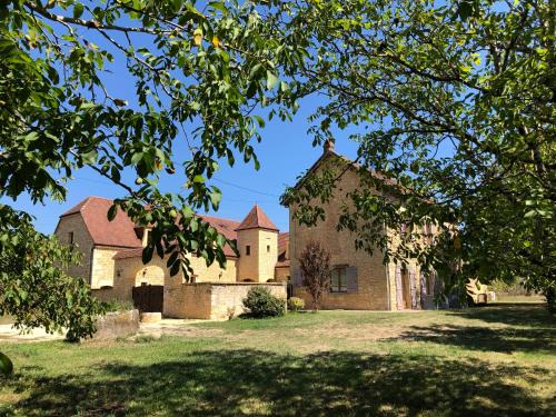 Montignac House | Unforgettable Retreat at Les Pierres De Tiphaine with Spa