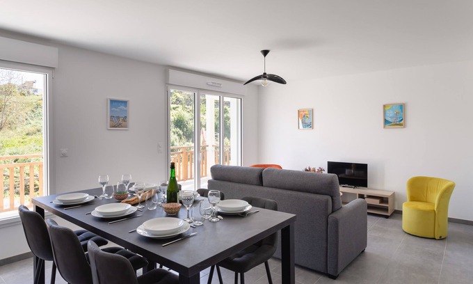 Sables-d'Or-les-Pins Apartment | Les Pins 210: Oceanfront Retreat Near the Beach
