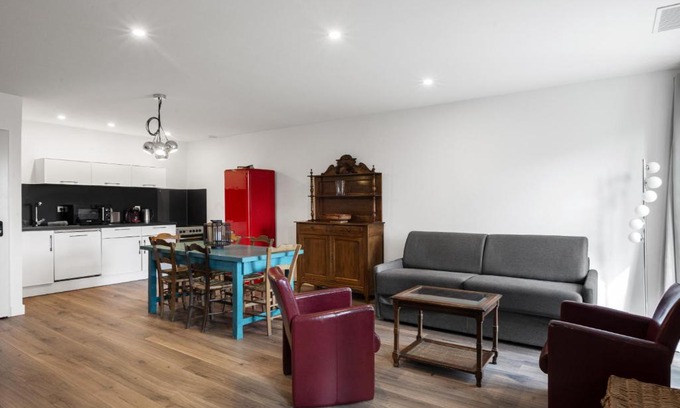 Conques-sur-Orbiel Apartment | Relax at Les Platanes du Domaine with Pool near Carcassonne