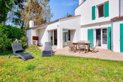 Les Portes-en-Re House | Family Getaway on the Beautiful Île de Ré - Pet Friendly