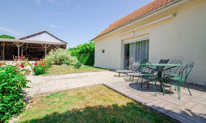Champigny-sur-Aube House | Relax at Les Prés Saint Jean - Family-Friendly Retreat