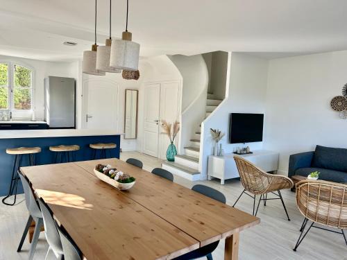 Les Restanques House | Relaxing Stay at Les Restanques 30 Chênes with Ocean Views