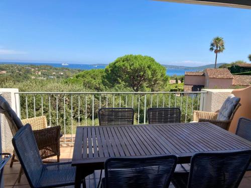 Les Restanques Apartment | Oceanfront Retreat at Les Restanques with Gorgeous Views