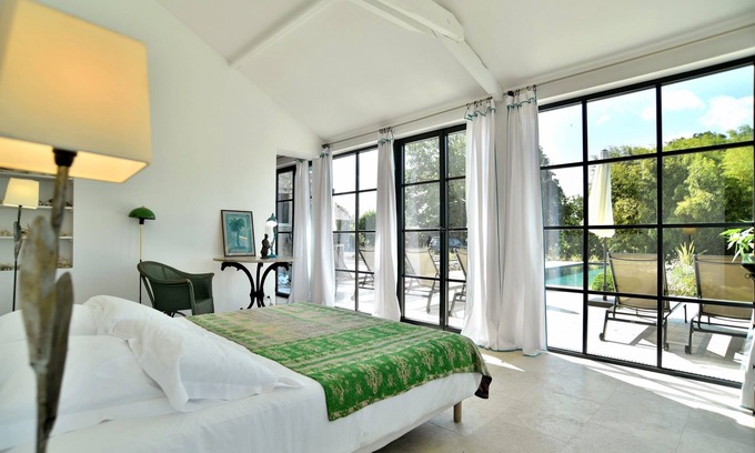 Roz-sur-Couesnon Villa | Les Roches Bleues: Poolside Oasis with Spa & Pet-Friendly Stays