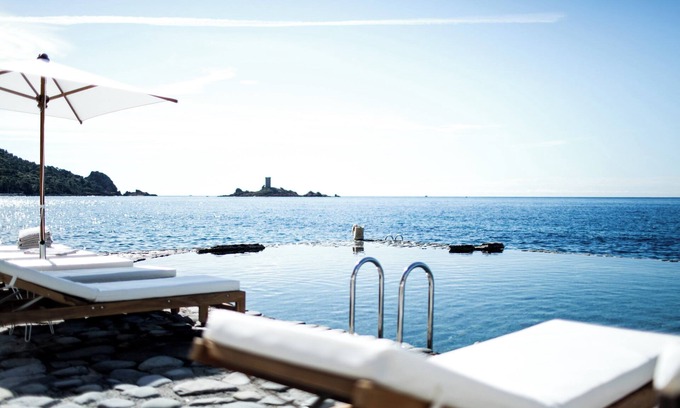 Le Dramont Hotel | Experience Les Roches Rouges: 5-Star Oceanfront Retreat