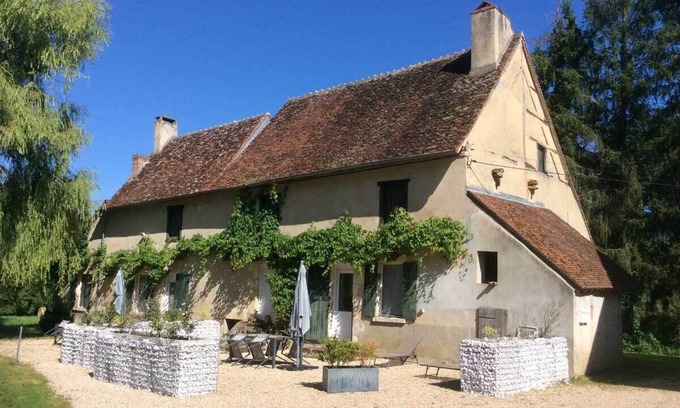 Jars House | Discover Les Ruellés: Renovated Farmhouse in Nature